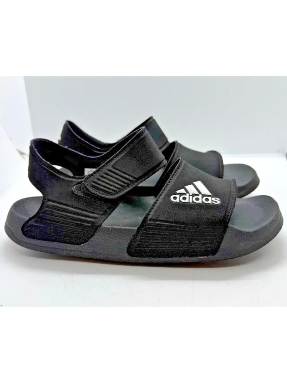 Adidas Adilette Sandals Youth Size 4 Black/White Unisex GW0344 Hook & Loop Beach